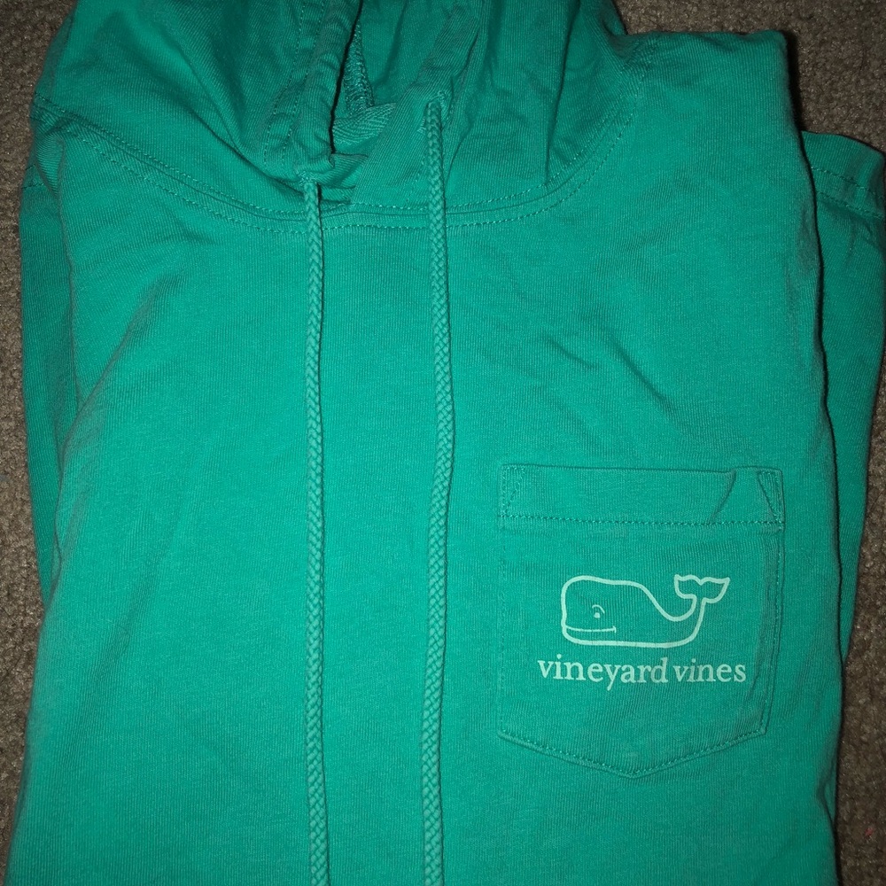 Vineyard vines green hoodie/ t-shirt